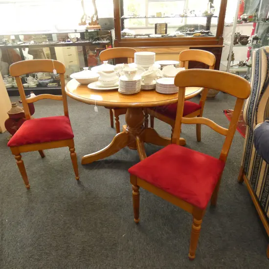 4 KAURI CHAIRS + TABLE 1130mm dia