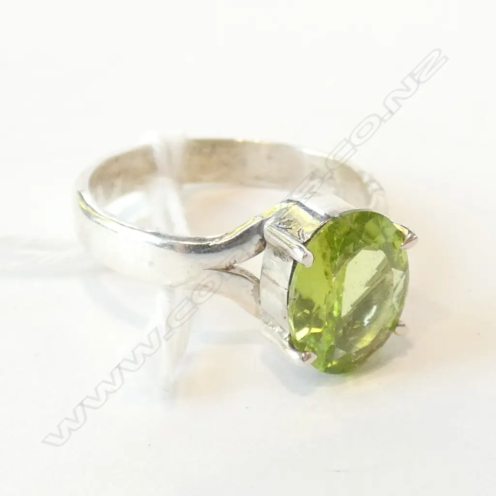 PERIDOT & 925 SILVER RING  Image 1++
