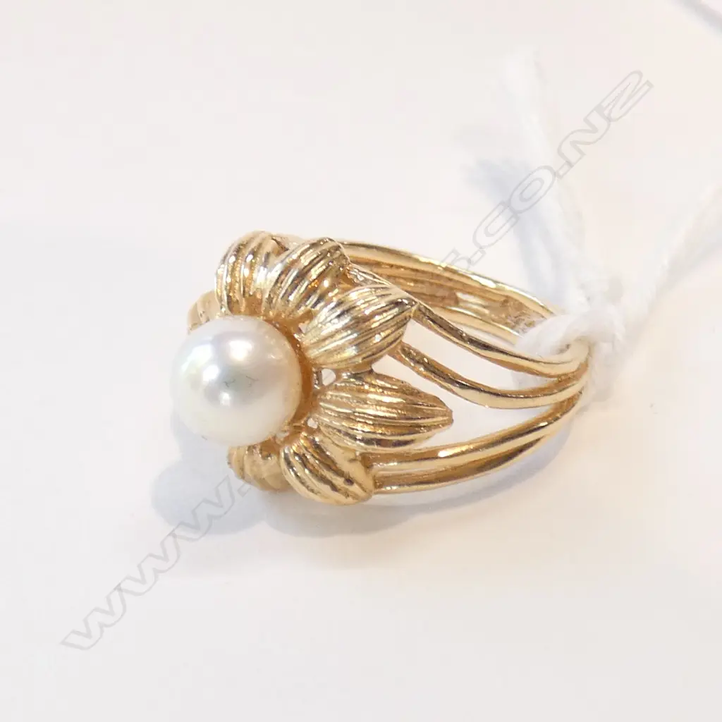 14ct YELLOW GOLD CULTURED PEARL RING SIZE L Image 1++