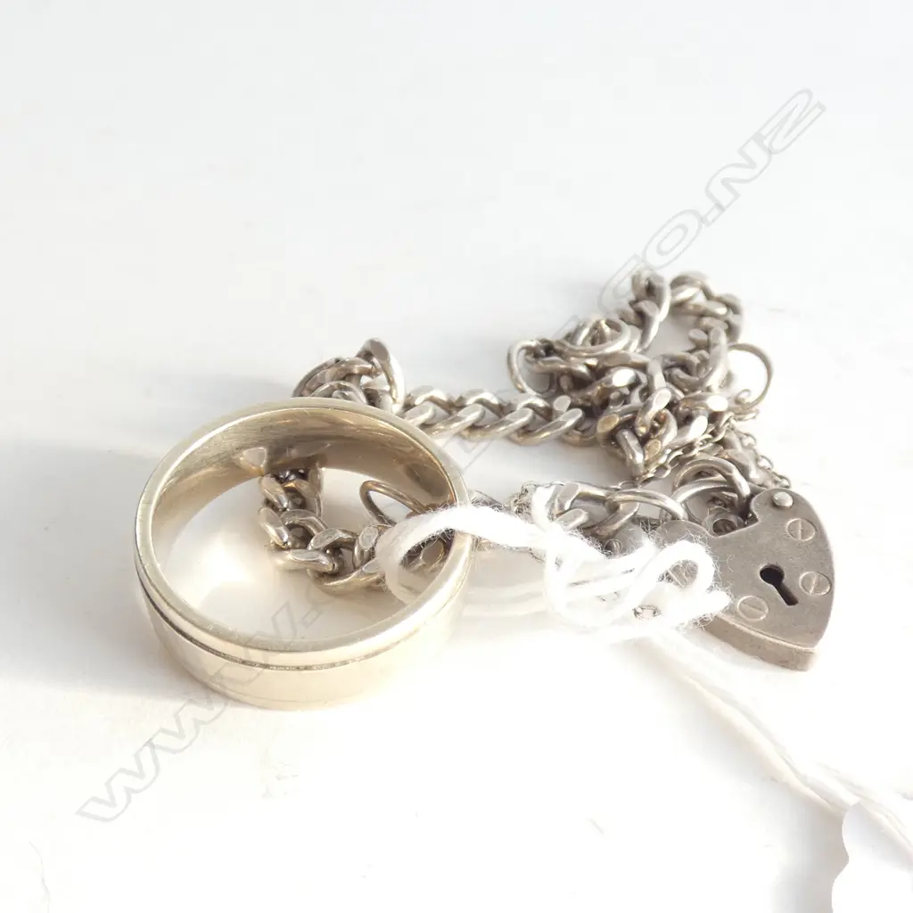 STG SILVER CHARM BRACLET 13 G & 9CT WHITE GOLD RING 7.3 G Image 1++