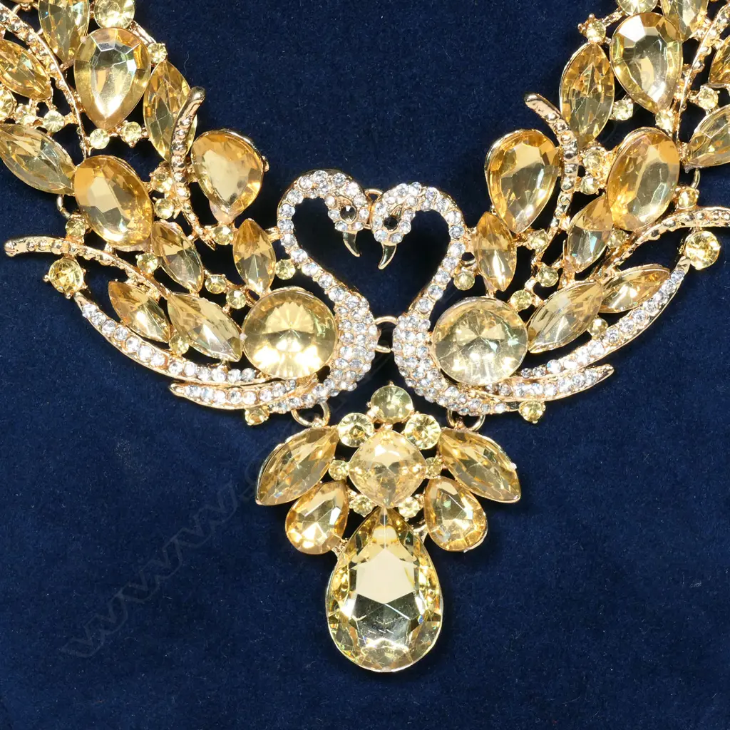 ORNATE COSTUME SWAN NECKLACE WITH EARRINGS Image 1++