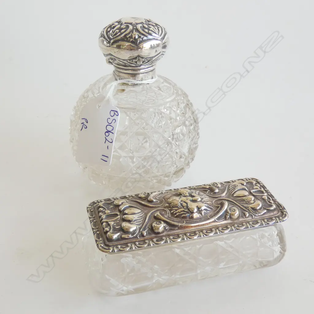 (16170)STG SILVER LIDDED CUT GLASS SCENT BOTTLE (H.110MM) AND DISH (L 95MM) BIRMINGHAM 1906 & 1903 Image 1++