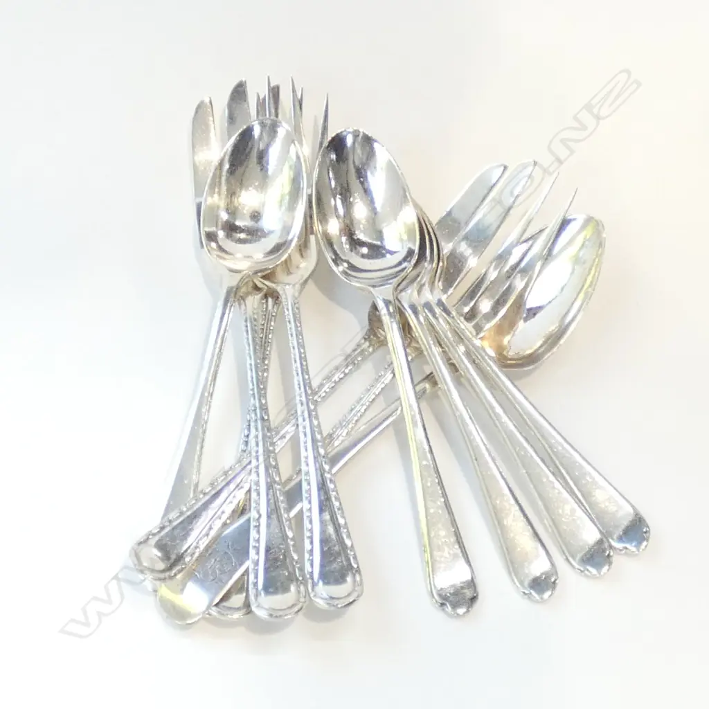 10 PCES STG SILVER CUTLERY, SHEFFIELD MID. 20thC + GEORGIAN TEA SPOON 170 GRAMS Image 1++