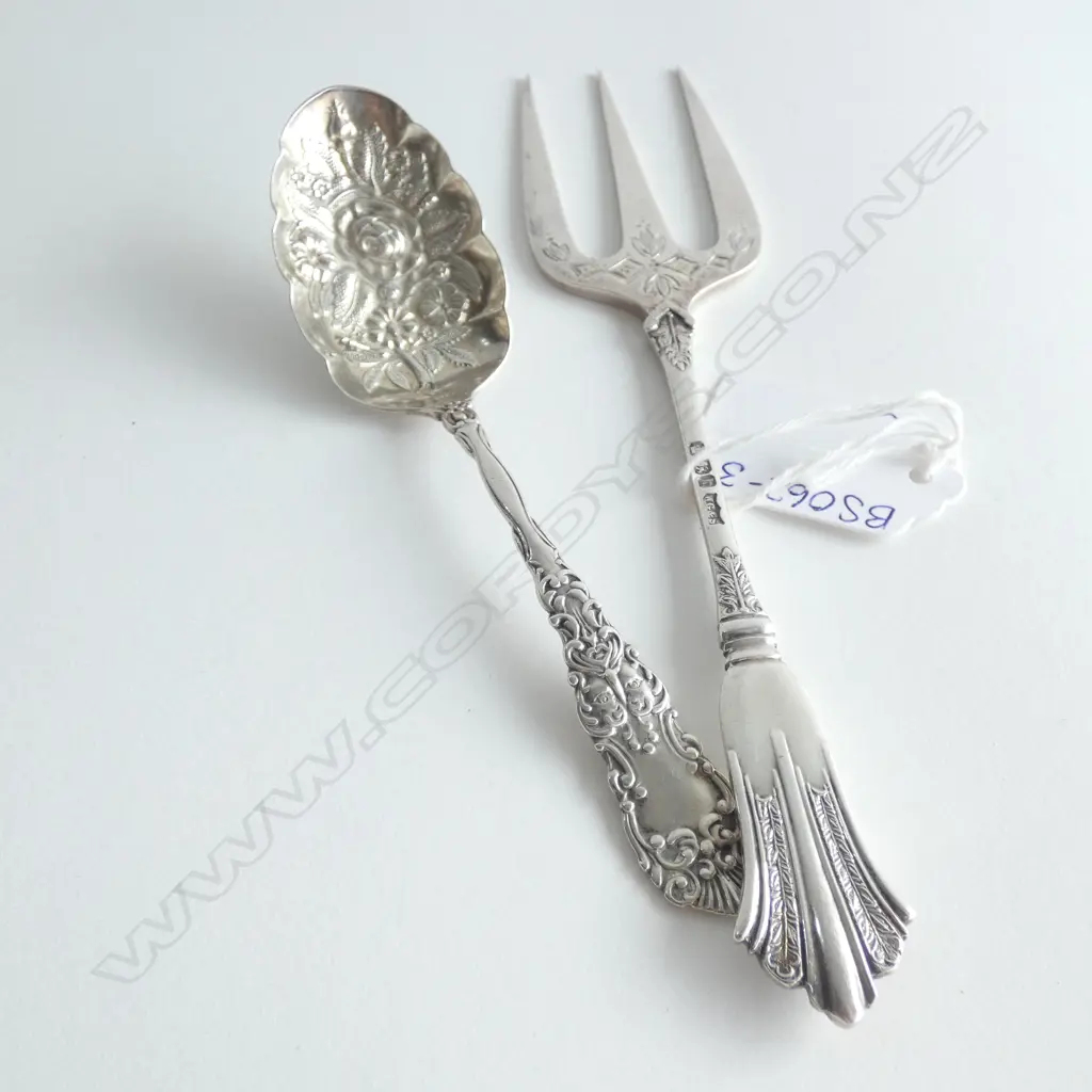 ORNATE SILVER SUGAR SPOON & ART NOUVEAU SERVING FORK (SHEFFIELD 1925)47GMS Image 1++