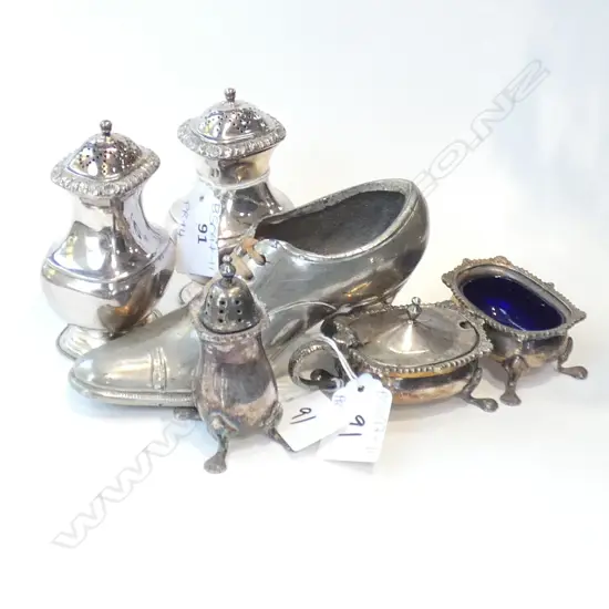 SILVER PLATE S&P SHAKERS (H100MM) 3 PCE CRUET SET W BLUE GLASS LINING & SPOONS &+ METAL SHOE L 160MM