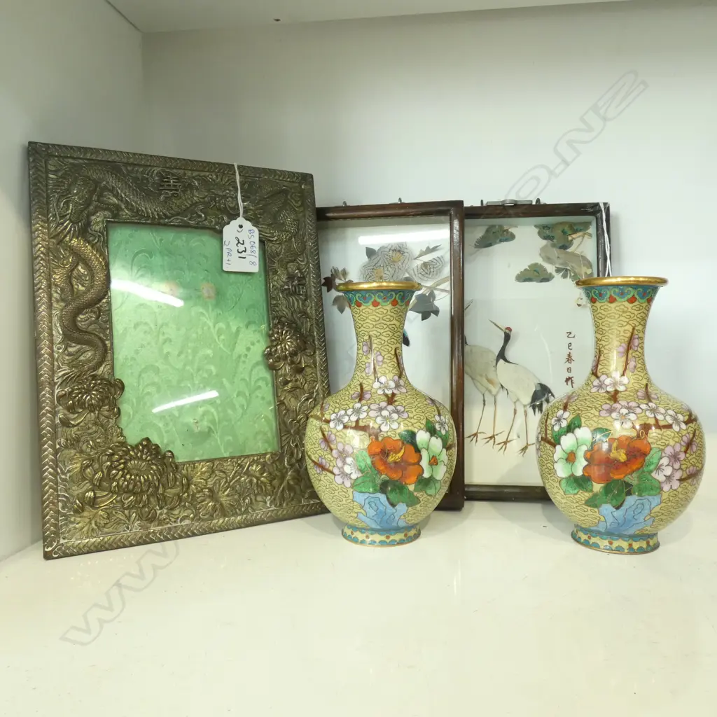 PR CLOISONNE VASES H.155mm + JAPANESE DRAGONS & CHRYSANTHEMUMS METAL PHOTO FRAME + PR FRAMED FABRIC BIRDS Image 1++
