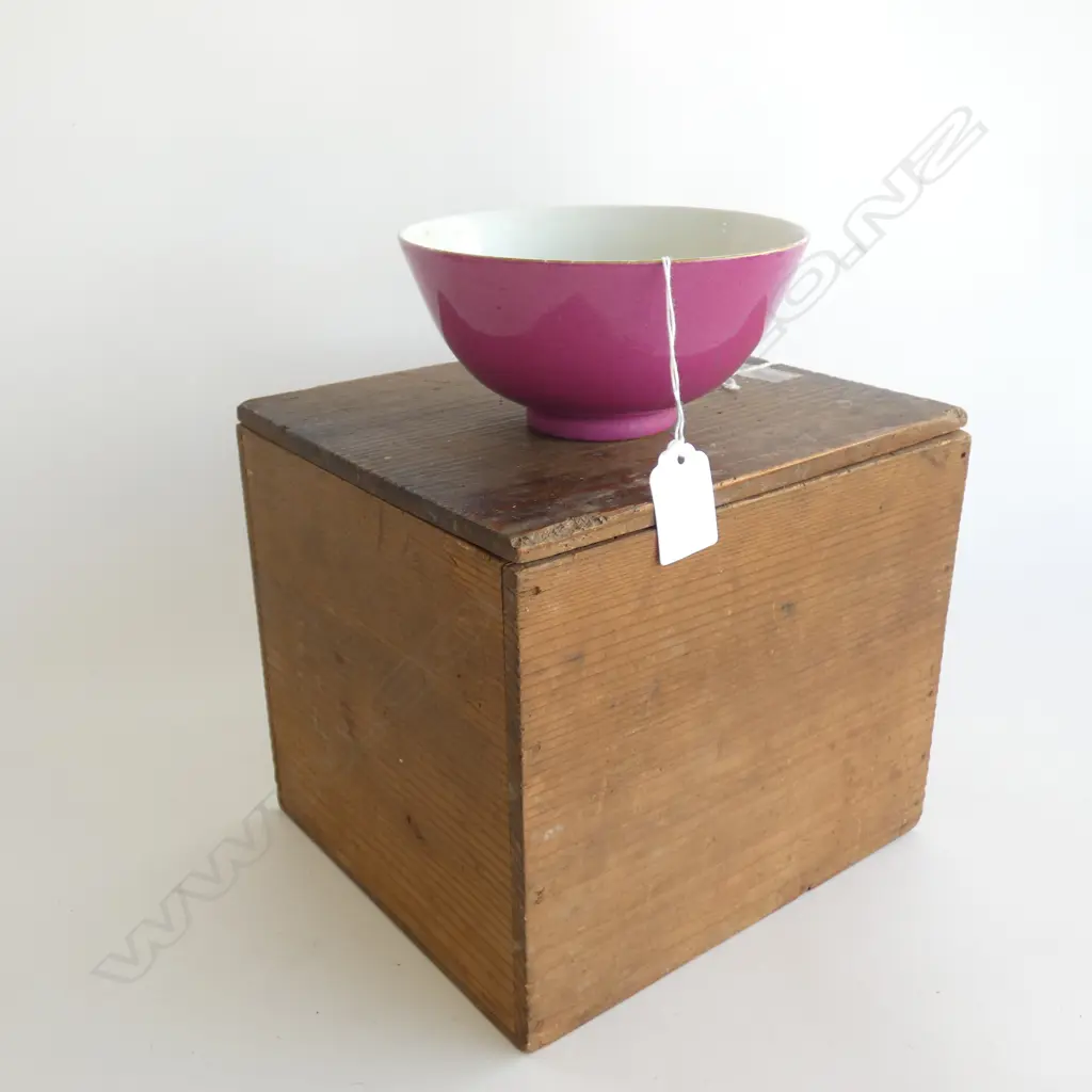 YONGZHENG STYLE CARMINE 'LIPSTICK' GLAZE BOWL 140mm dia w. BOX Image 1++
