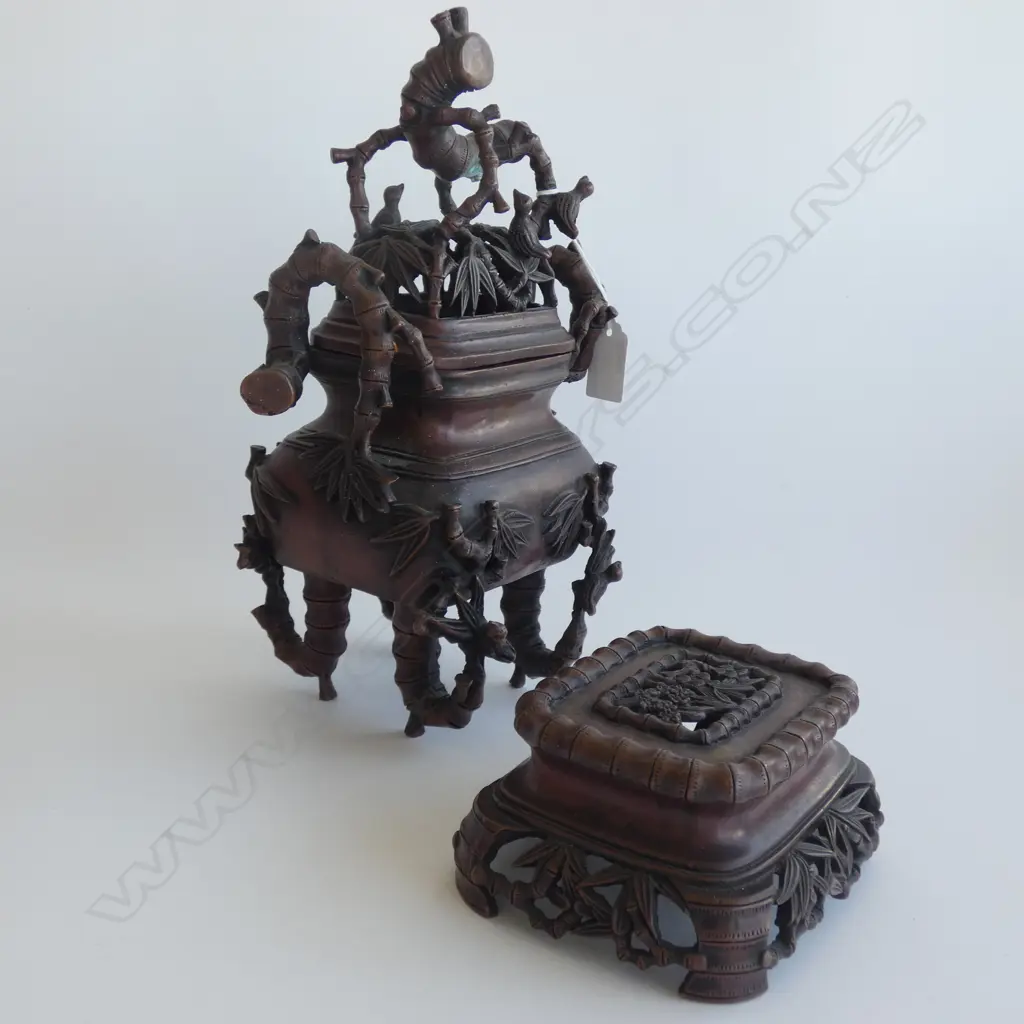 ORIENTAL ORNATE BRONZE LIDDED POT (H 290MM) + STAND  Image 1++