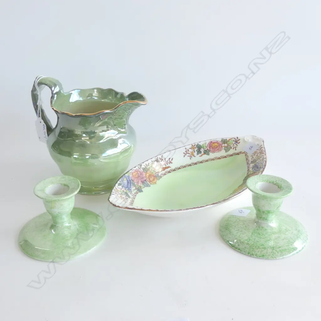 4 PCES GREEN MALING; OVAL DISH L.260mm, JUG, PR CANDLEHOLDERS Image 1++