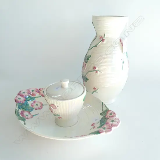 3 PCES MALING APPLE BLOSSOM; POT, BOWL & VASE H.245mm