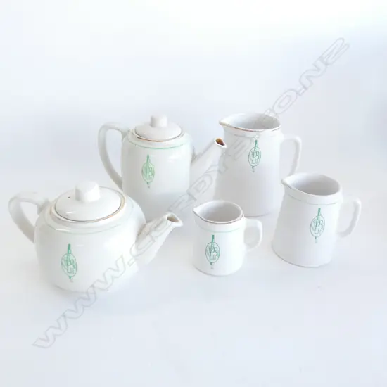 CROWN LYNN 'DB' CRESTED SM TEAPOT & COFFEE POT & 3 SM GRADUATED JUGS (LARGEST H. 110MM