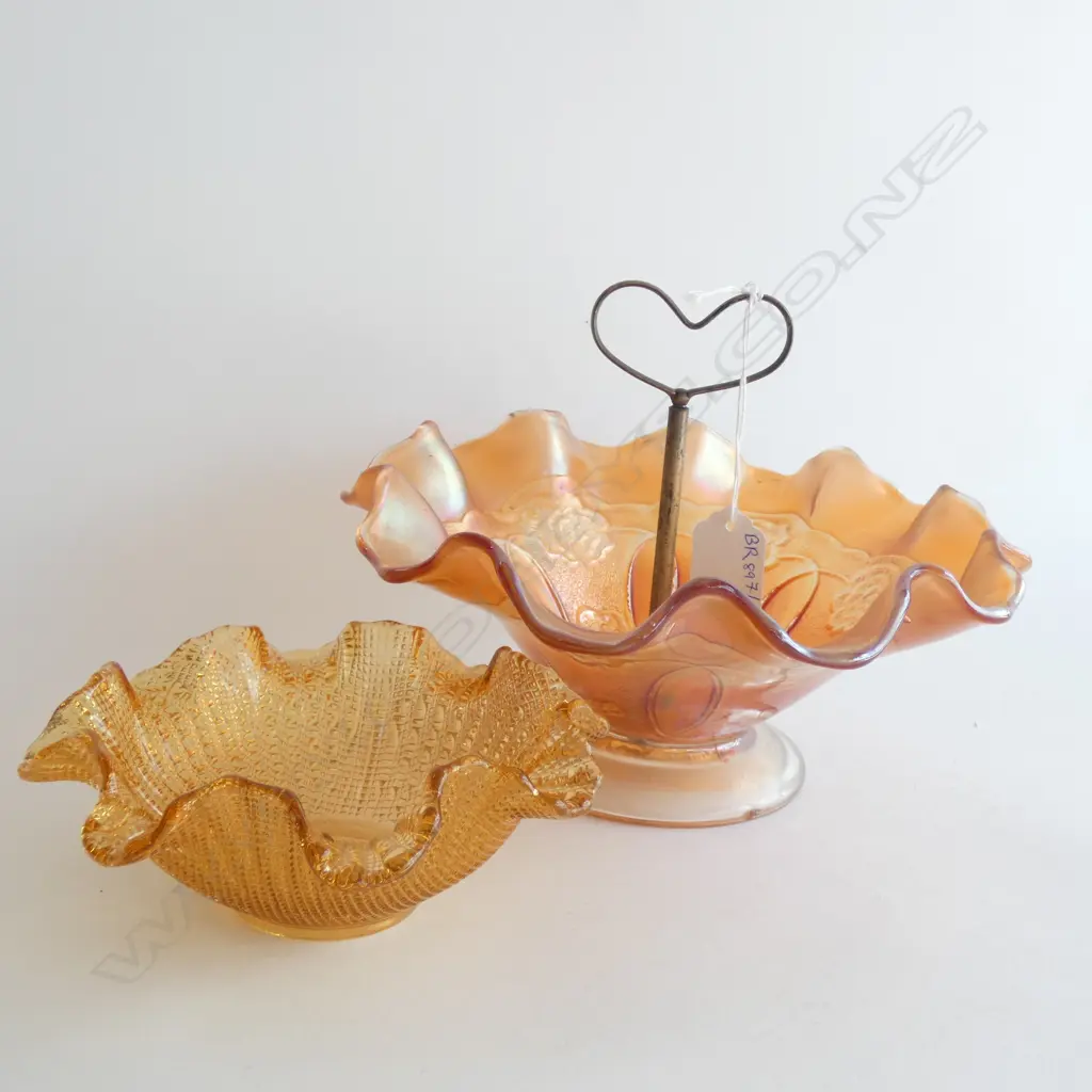 2 CARNIVAL GLASS BON BON DISHES 210mm dia Image 1++