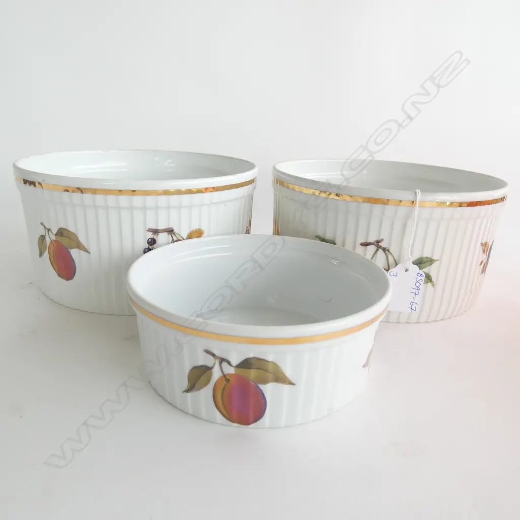 3 ROYAL WORCESTER EVESHAM SOUFFLE DISHES;  2 SIZES LARGES DIA  185MM Image 1++