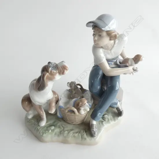 LLADRO #5376 'THIS ONE'S MINE' W.200mm AF