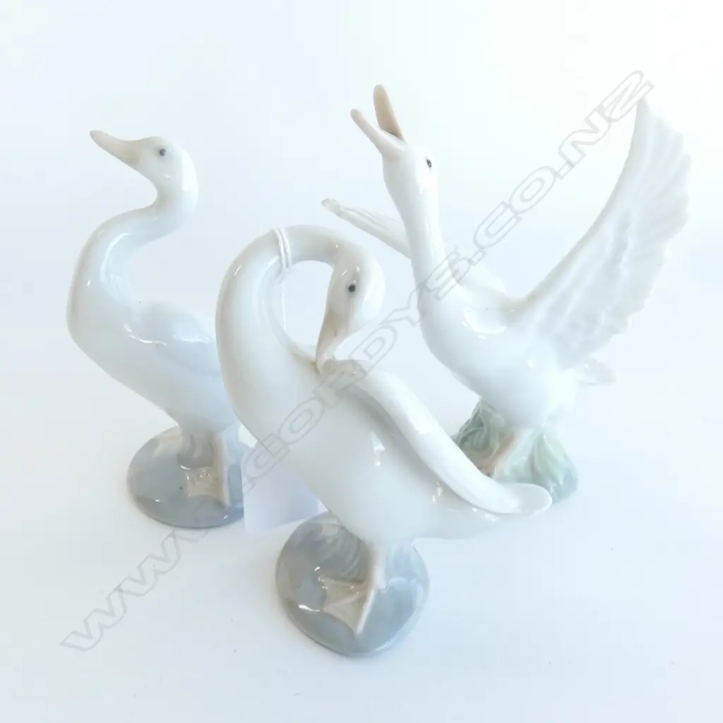 3 LLADRO GEESE H.135mm AF Image 1++