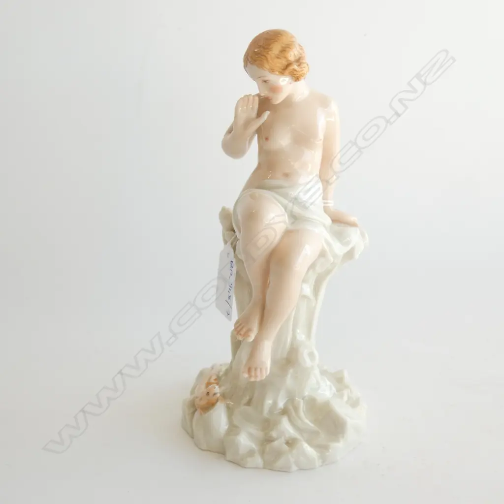 PORCELAIN NUDE ON ROCK H.190mm Image 1++