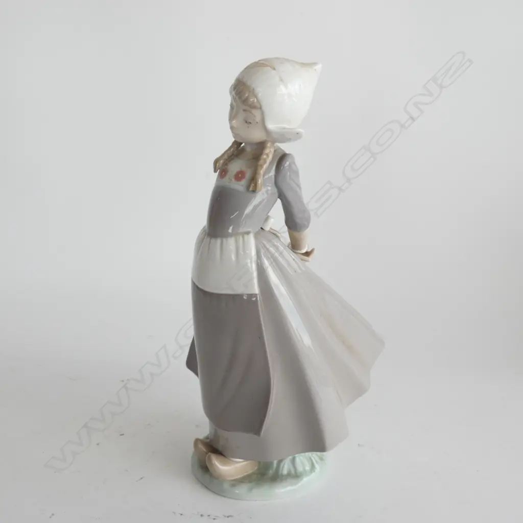 LLADRO #5062 DUTCH GIRL H.260mm Image 1++