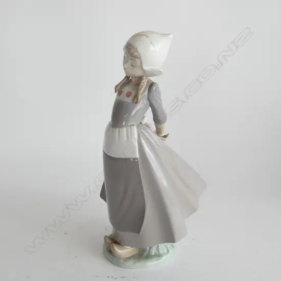 LLADRO #5062 DUTCH GIRL H.260mm