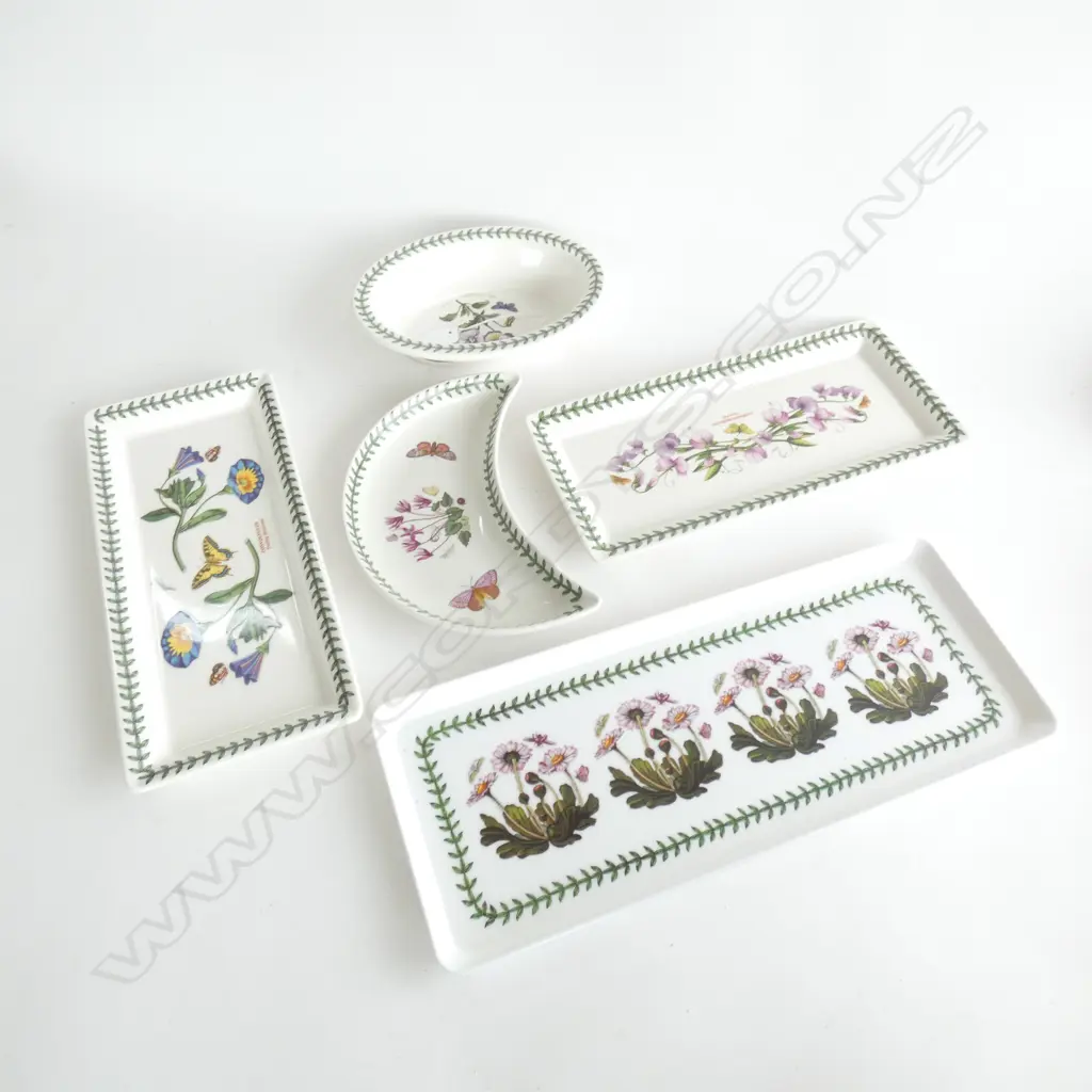 4 PORTMERION BOTANIC GARDEN DISHES; 4 PLATES (L 390MM) (1 MELAMINE) + SM DISH Image 1++
