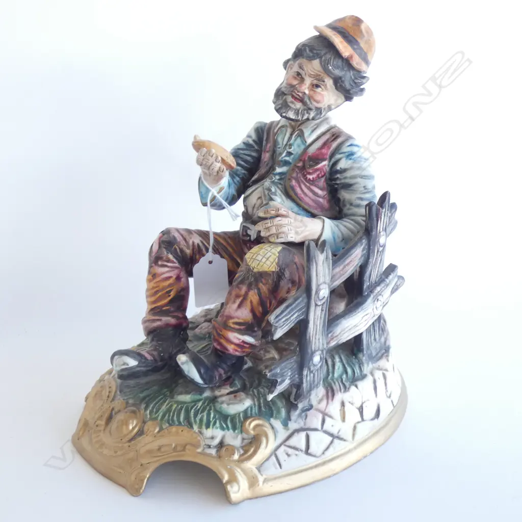 CAPODIMONTE TRAMP FIGURE H.260mm Image 1++