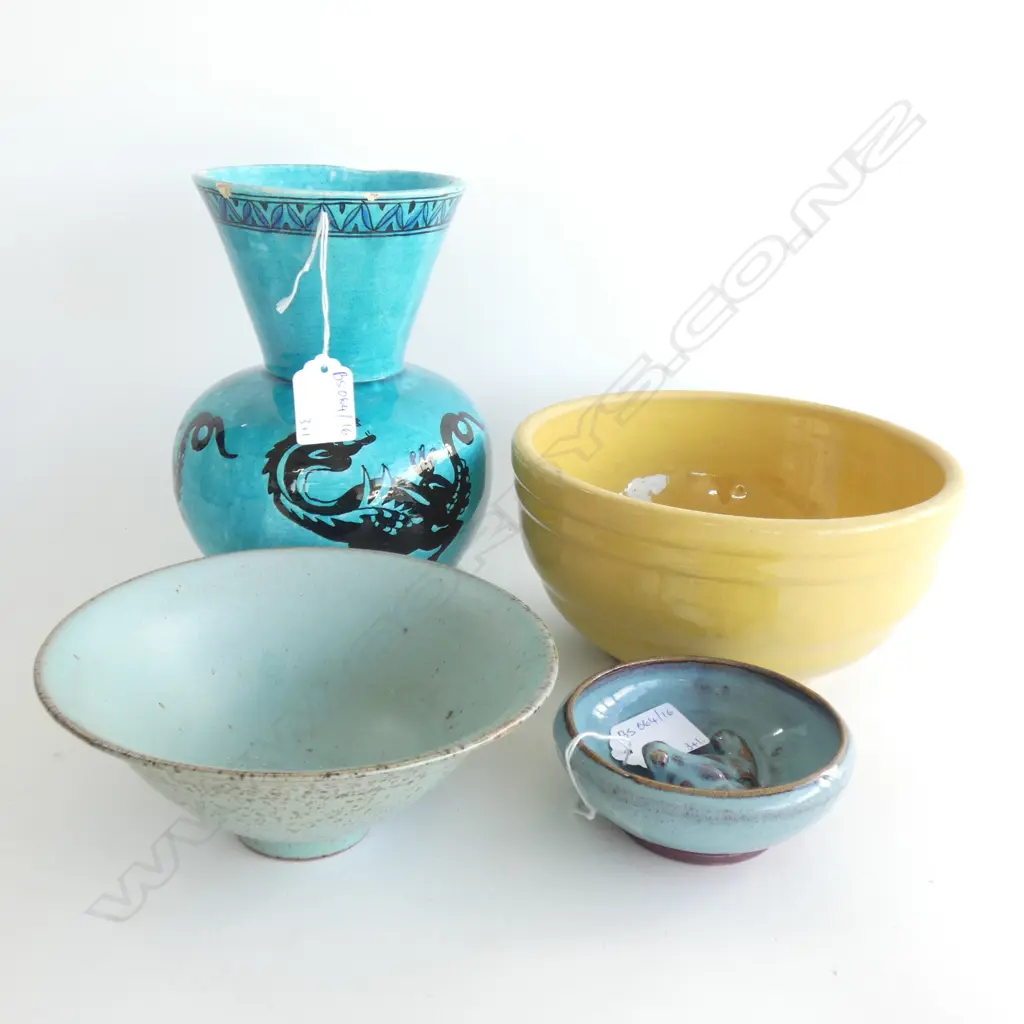 4 PCES ORIENTAL CERAMICS; 3 BOWLS + BLUE VASE AF H.200mm Image 1++