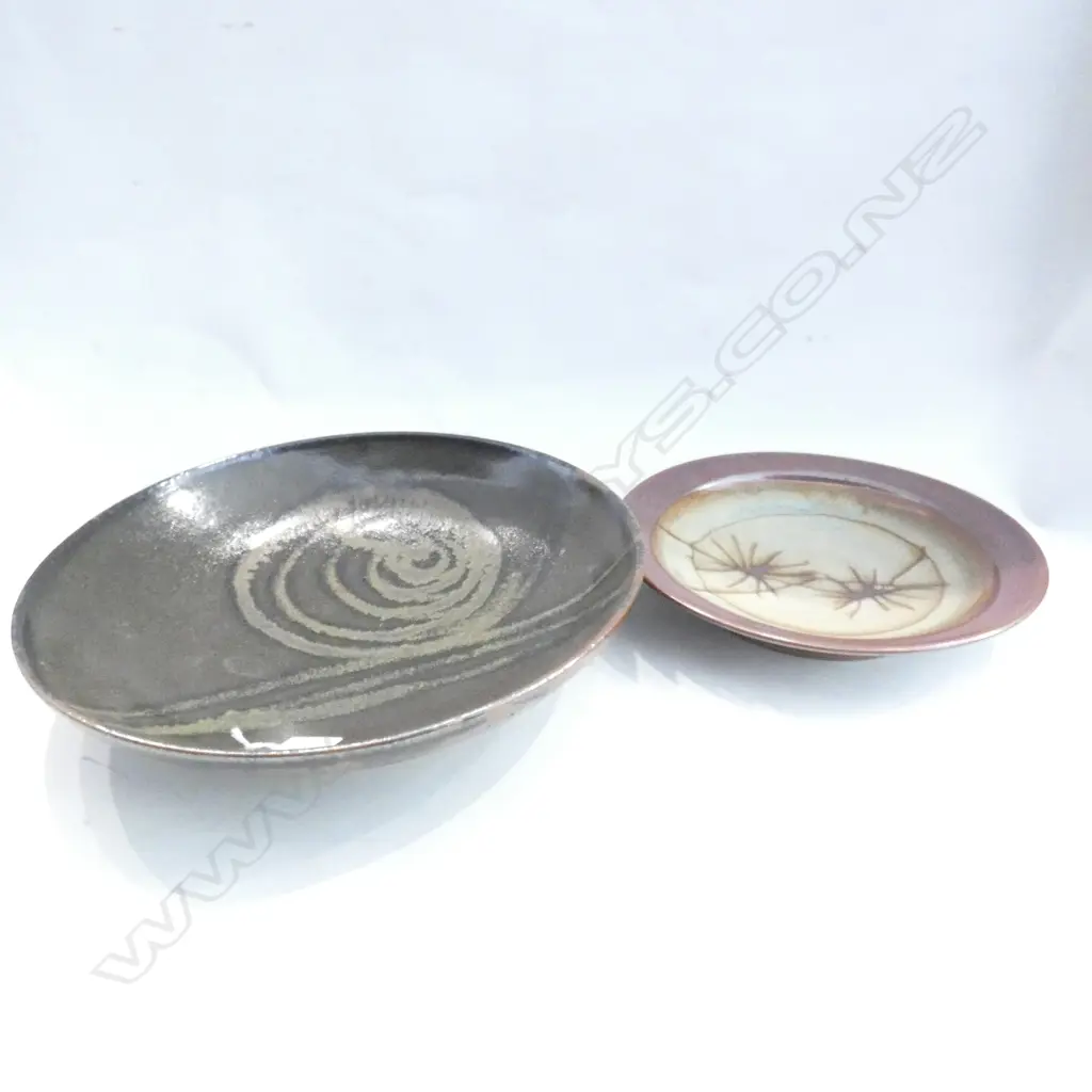2 NZ STUDIO POTTERY BOWLS - STITCHBURY ETC Image 1++