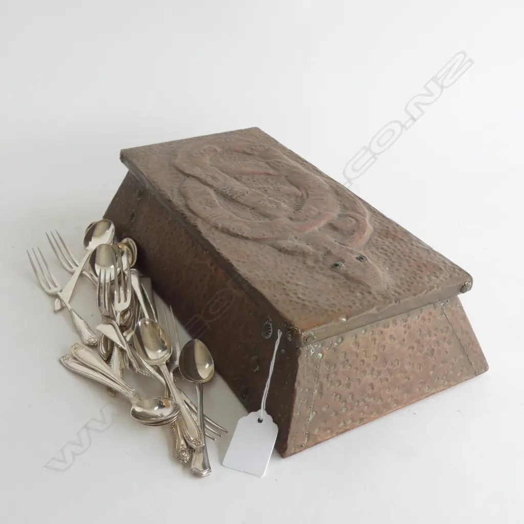 OLD BEATEN COPPER LIDDED BOX L 305MM INCL CONTENTS SILVER PLATE CAKE FORKS & SPOONS Image 1++