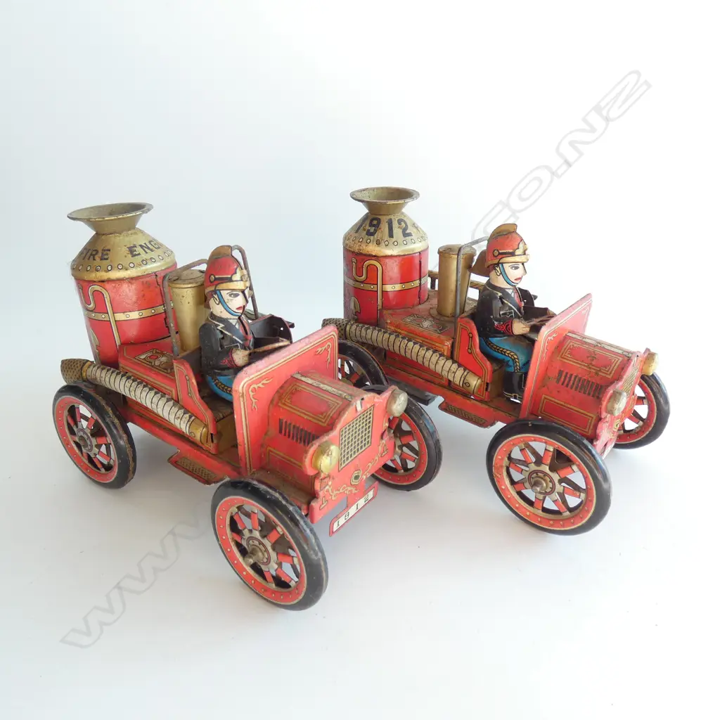 JAPANESE 'MODERN TOYS' TIN PLATE FIVE ENGINE 2X (ONE WHEEL LOOSE) Image 1++