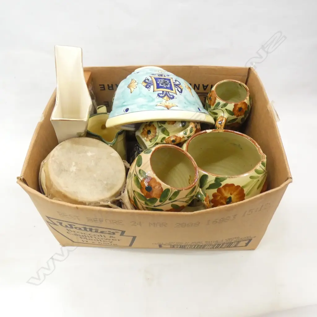 BOX LOT ASST. CERAMICS Image 1++