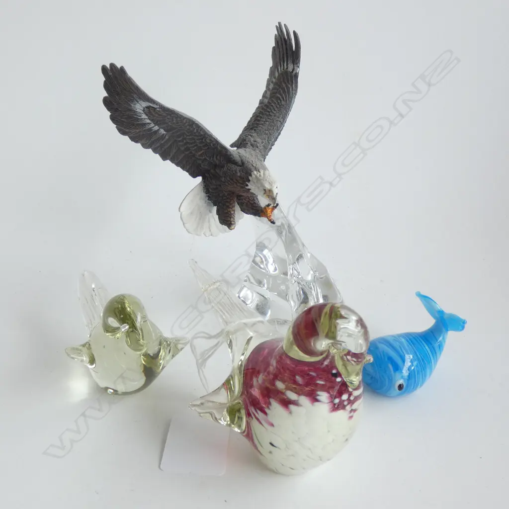 2 GLASS BIRDS (1 A/F)L 115MM GLASS WHALE & GLASS MOUNTED EAGLE (AF)  Image 1++