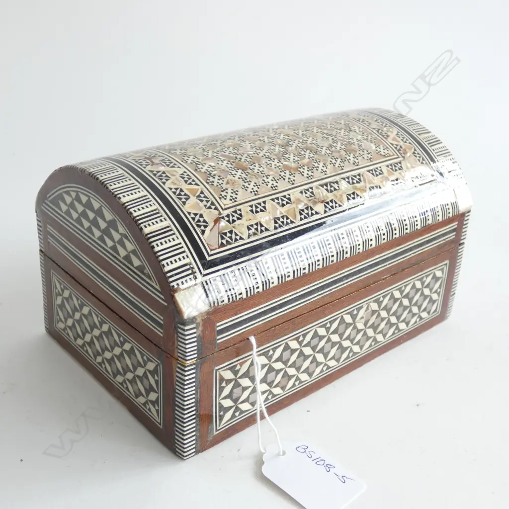 MIDDLE EASTERN JEWELLERY BOX - BONE/M.O.P/FRUITWOOD Image 1++