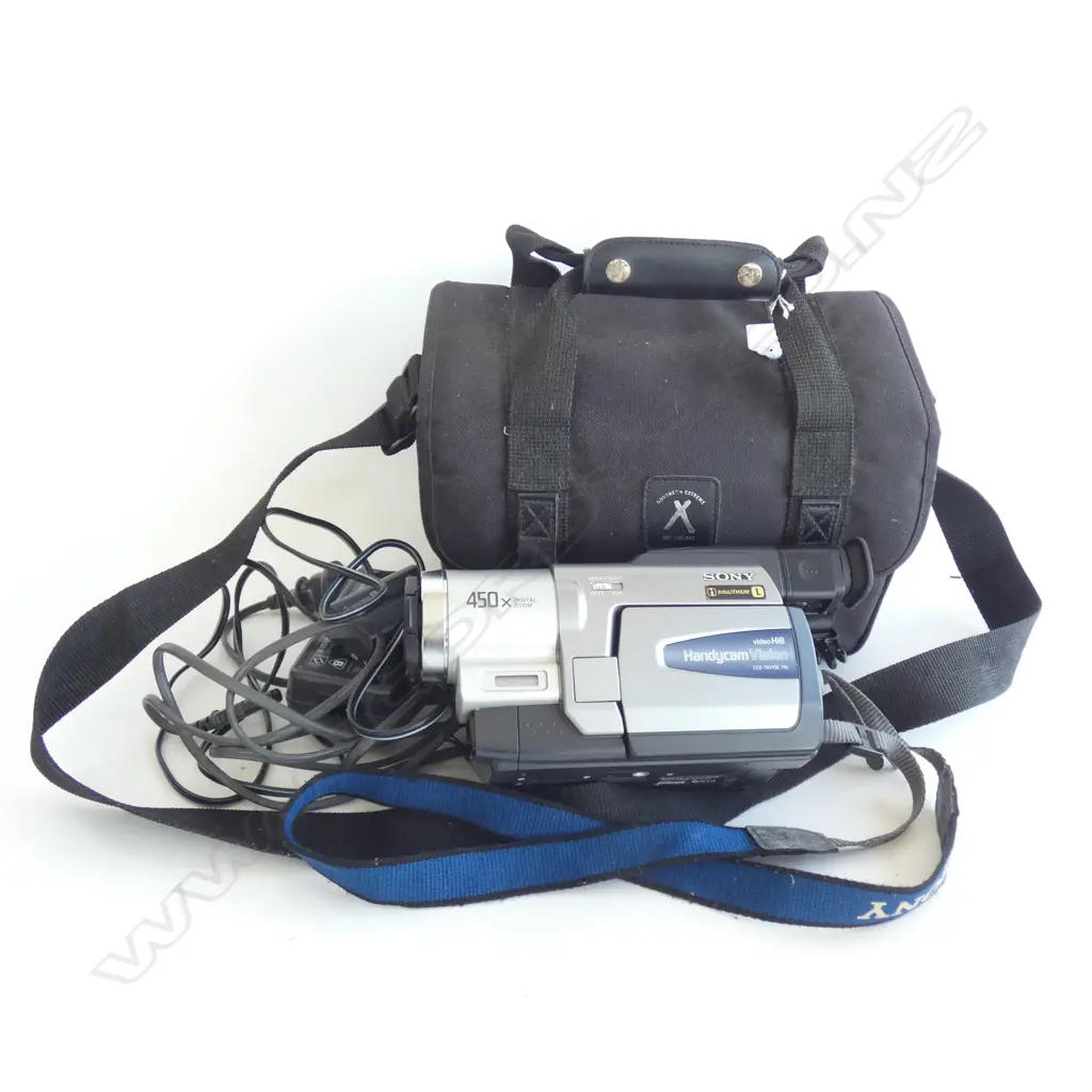 SONY HANDYCAM VISION VIDEO HI8 CAMERA IN CASE Image 1++