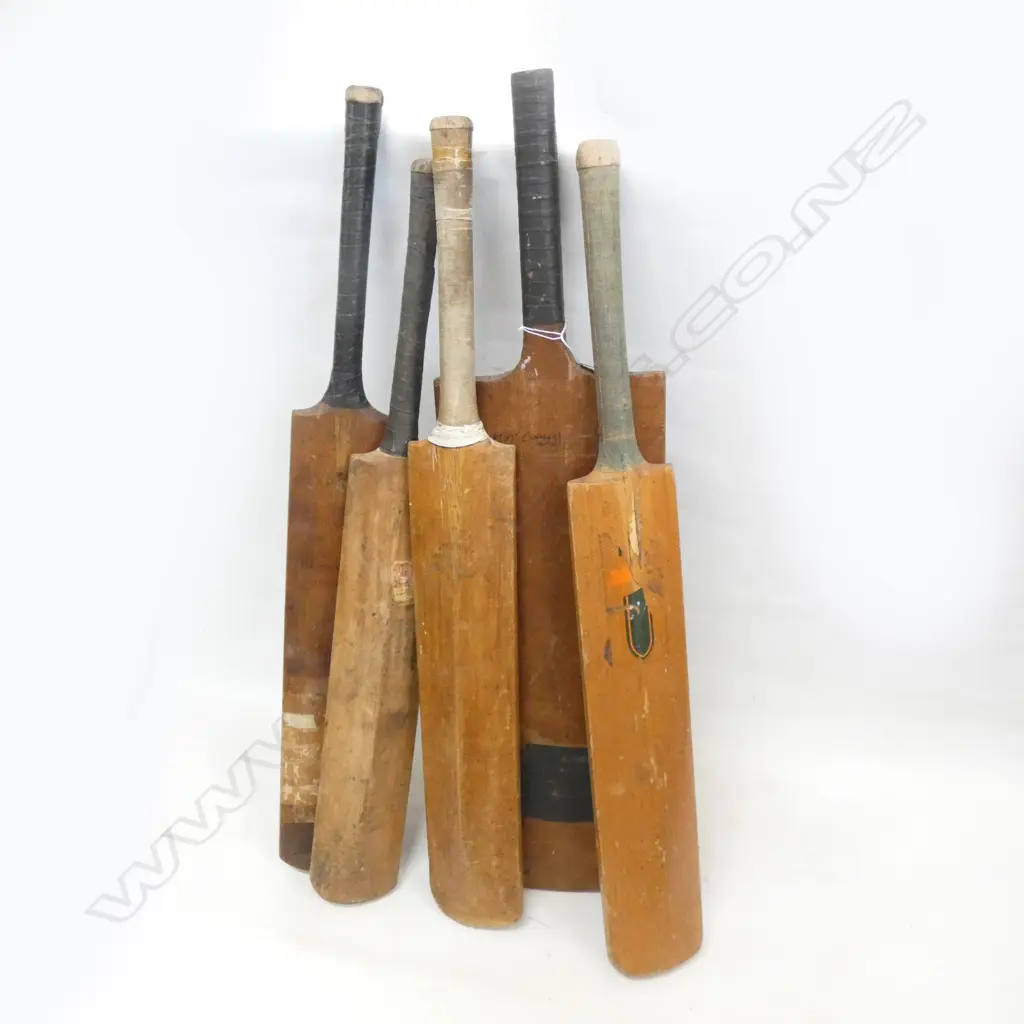 5 OLD CRICKET BATS INCL. LG SIGNED BAT  Image 1++