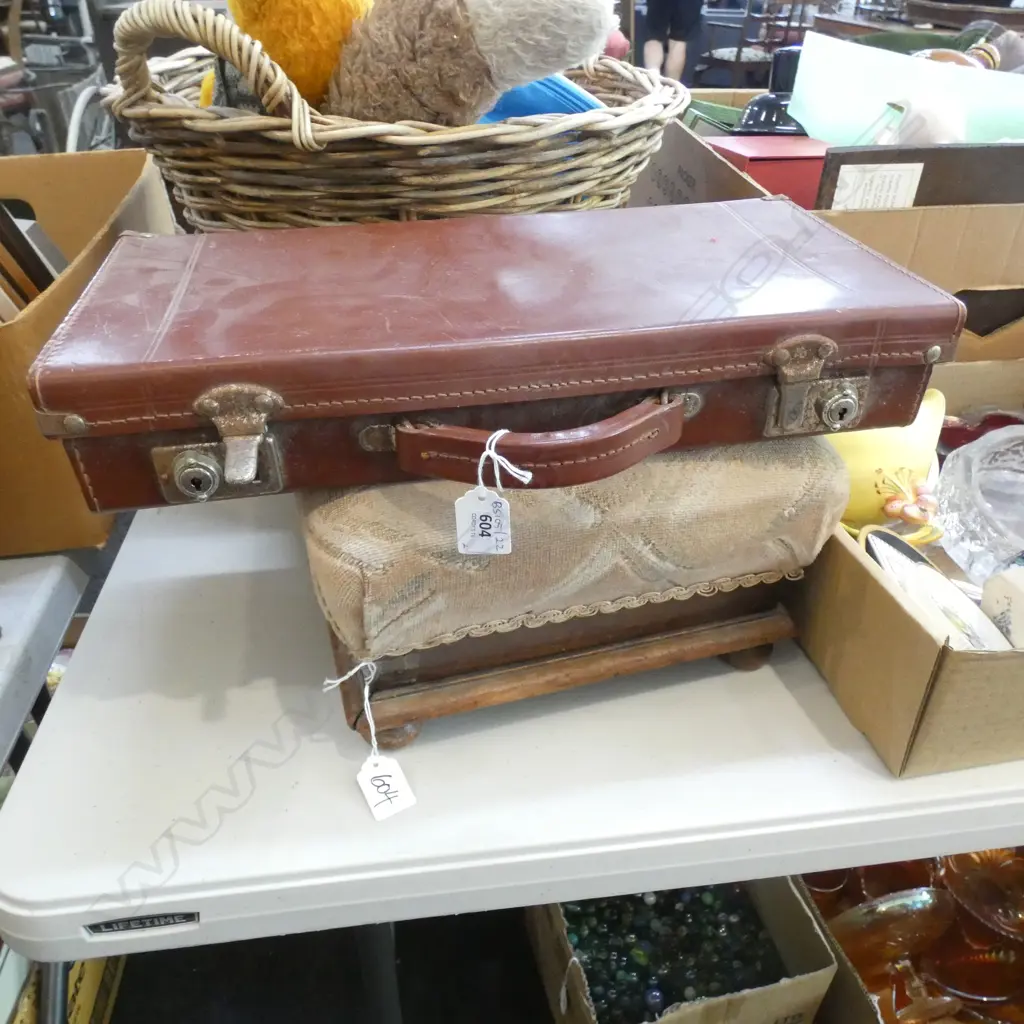 FOOTSTOOL + BRIEFCASE w. FREEMASON APRON, ETC Image 1++
