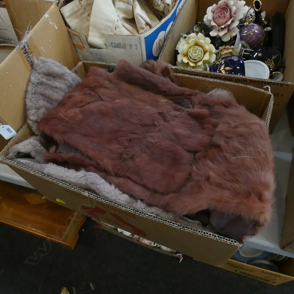 BOX LOT ASST. FURS; STOLES, HATS, COLLARS ETC Image 1++