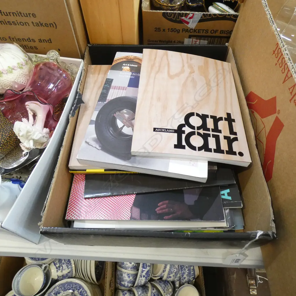 BOX  NZ ART CATALOGUES  Image 1++