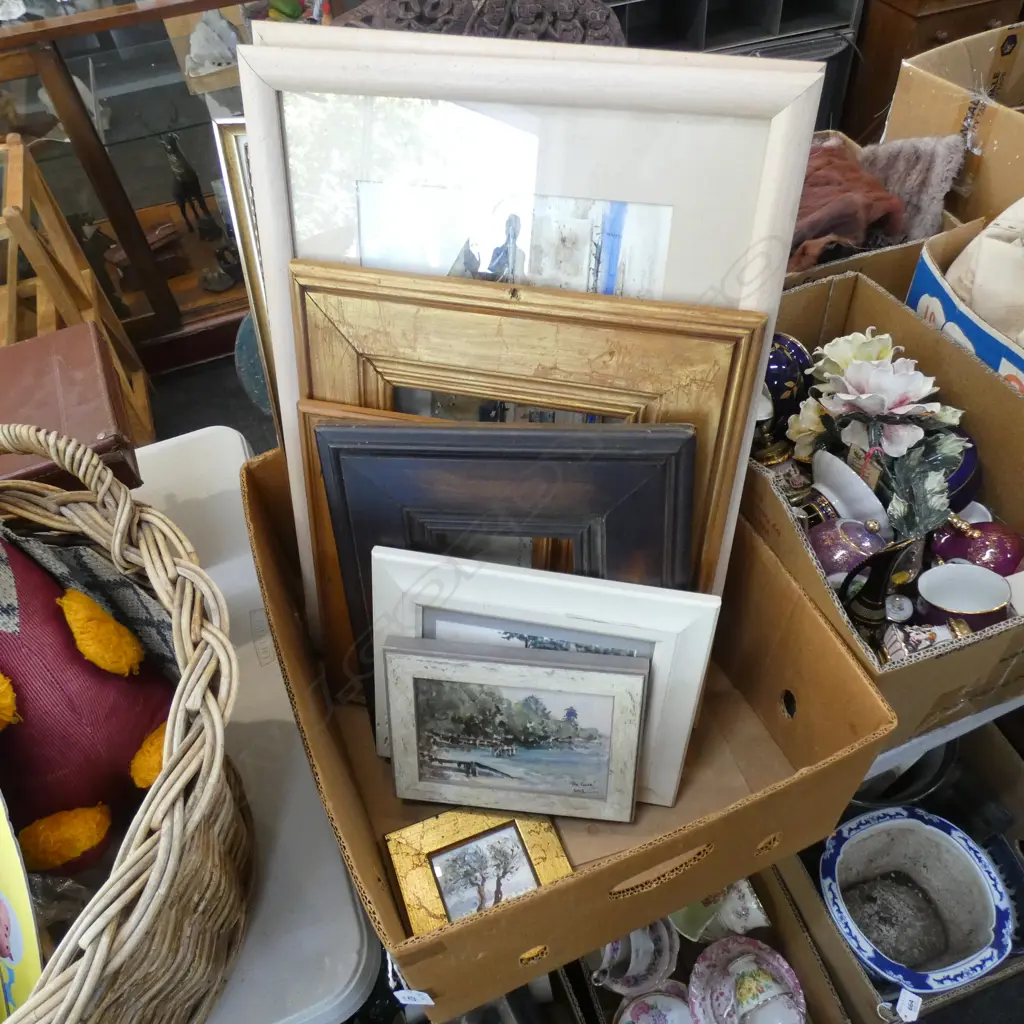 BOX LOT ASST. ARTWORKS & FRAMES  Image 1++