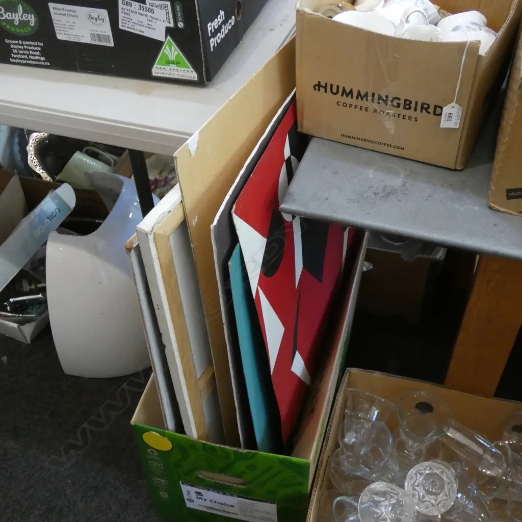 BOX LOT ASST. ARTWORKS  Image 1++