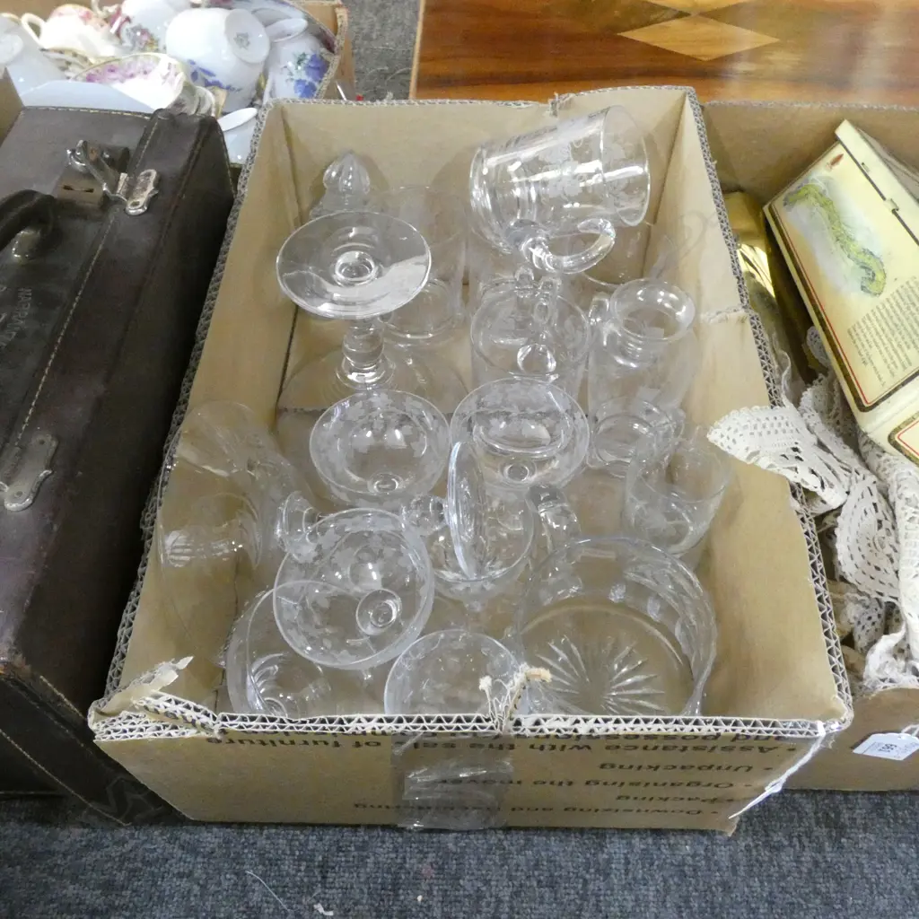 BOX LOT ASST GLASS & CRYSTAL BEER MUGS / CHAMPAGNE GLASSES / COMPORTS ETC.. Image 1++