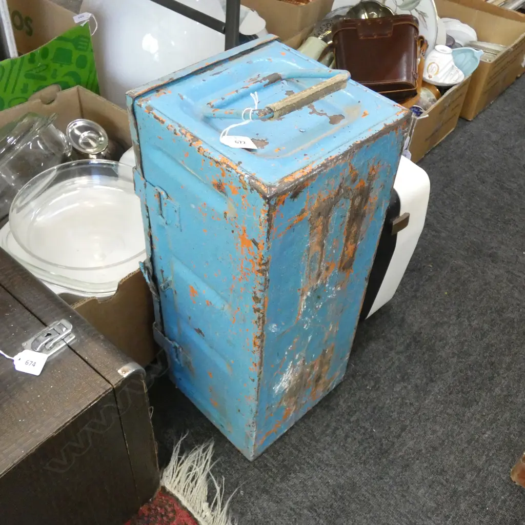 BLUE PAINTED METAL AMMO. BOX L.550mm Image 1++