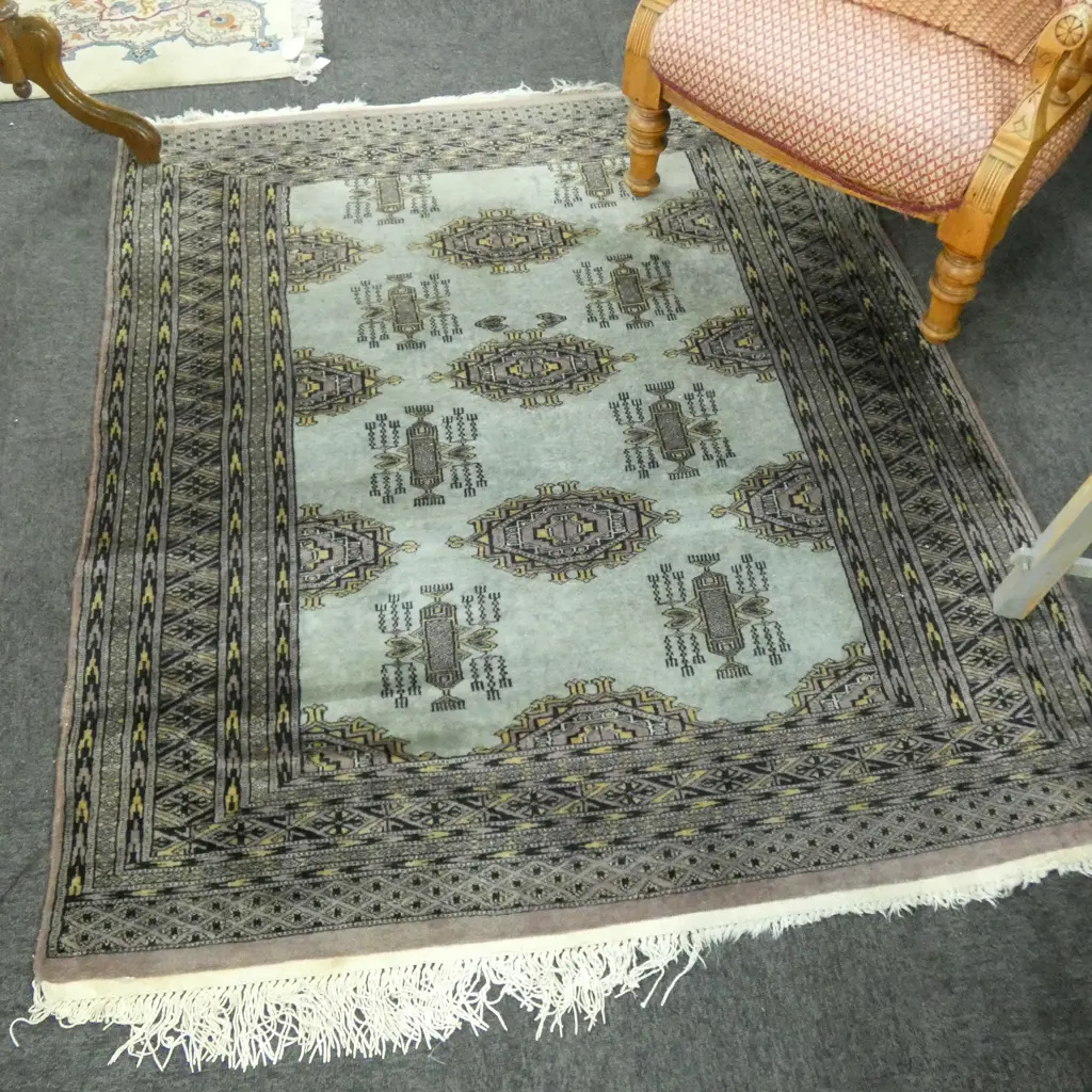 HAND KNOTTED WOOL PILE RUG  Image 1++