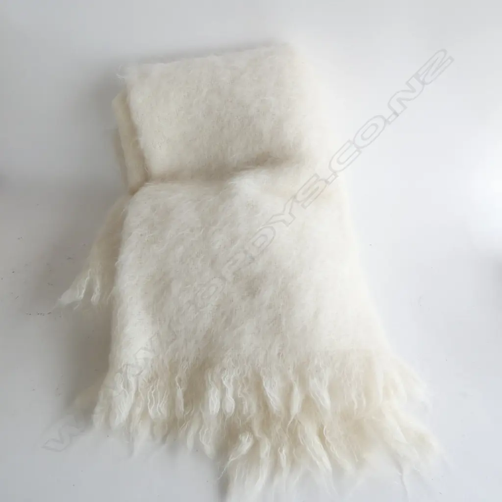 WINDERMERE NZ WHITE MOHAIR BLANKET Image 1++