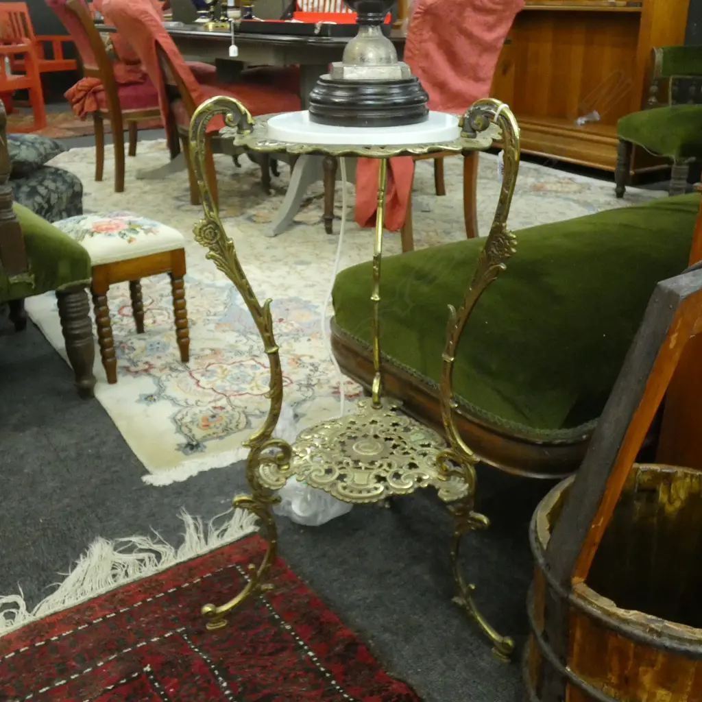 2 TIERED BRASS TABLE  Image 1++