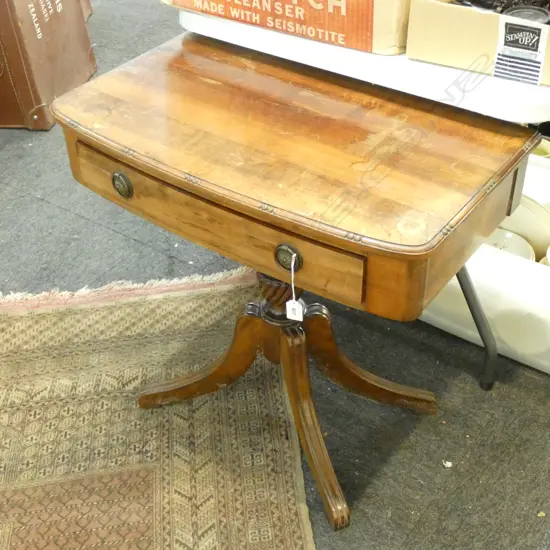 REGENCY STYLE SIDE TABLE W.710mm