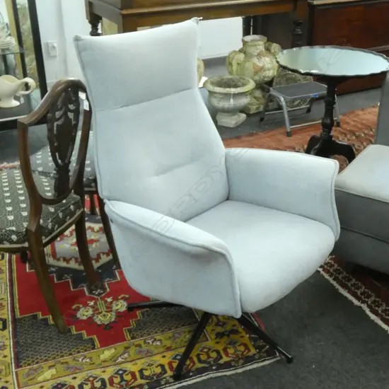CONTEMPORARY UPHOLSTERED RECLINING EXECUTIVE CHAIR H.1050mm