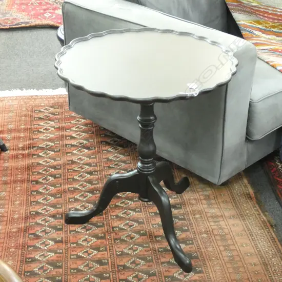BLACK PAINTED TILT TOP TABLE H.675mm