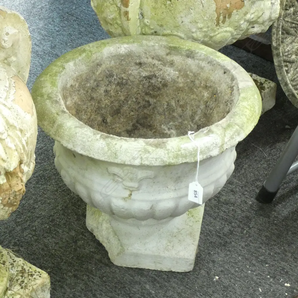CONCRETE URN 380mm dia Image 1++