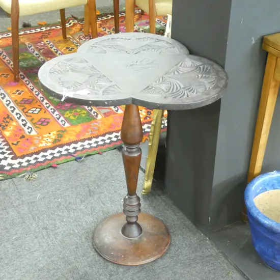 CHIP CARVED COLONIAL TABLE H.700mm