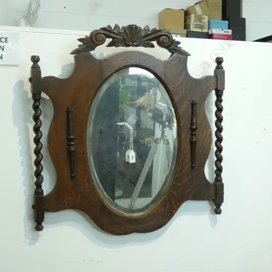 VINTAGE OAK FRAMED OVAL MIRROR w. BARLEY TWIST DECORATION 