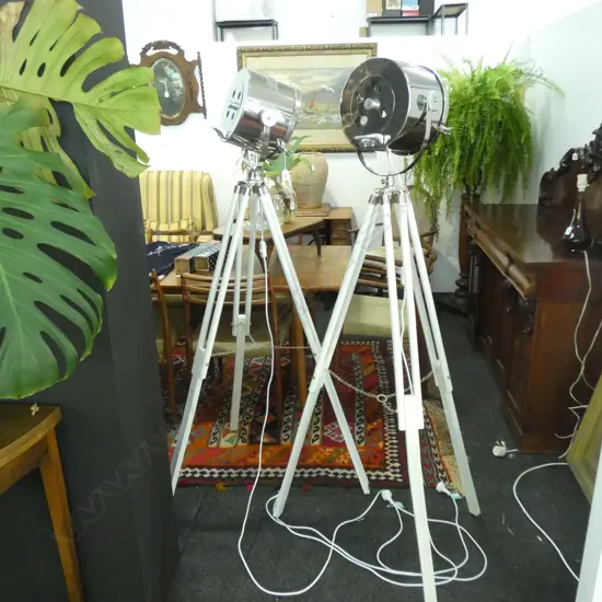 PR MODERN TRIPOD BASE STUDIO LAMPS H.1600mm